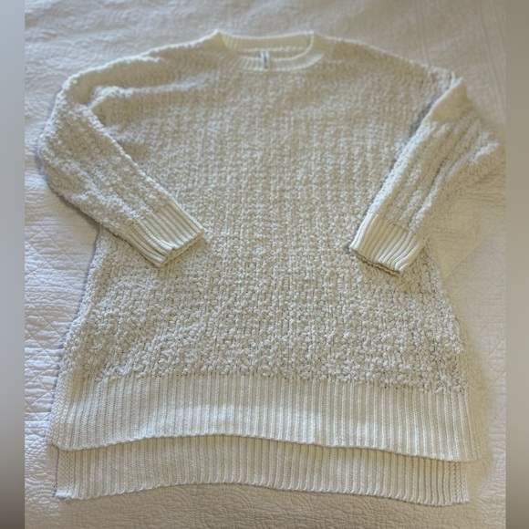 Zenana Outfitters Sweaters - Zenana Premium White Popcorn Sweater. Size XL #Coastal #Minimalism #Neutral